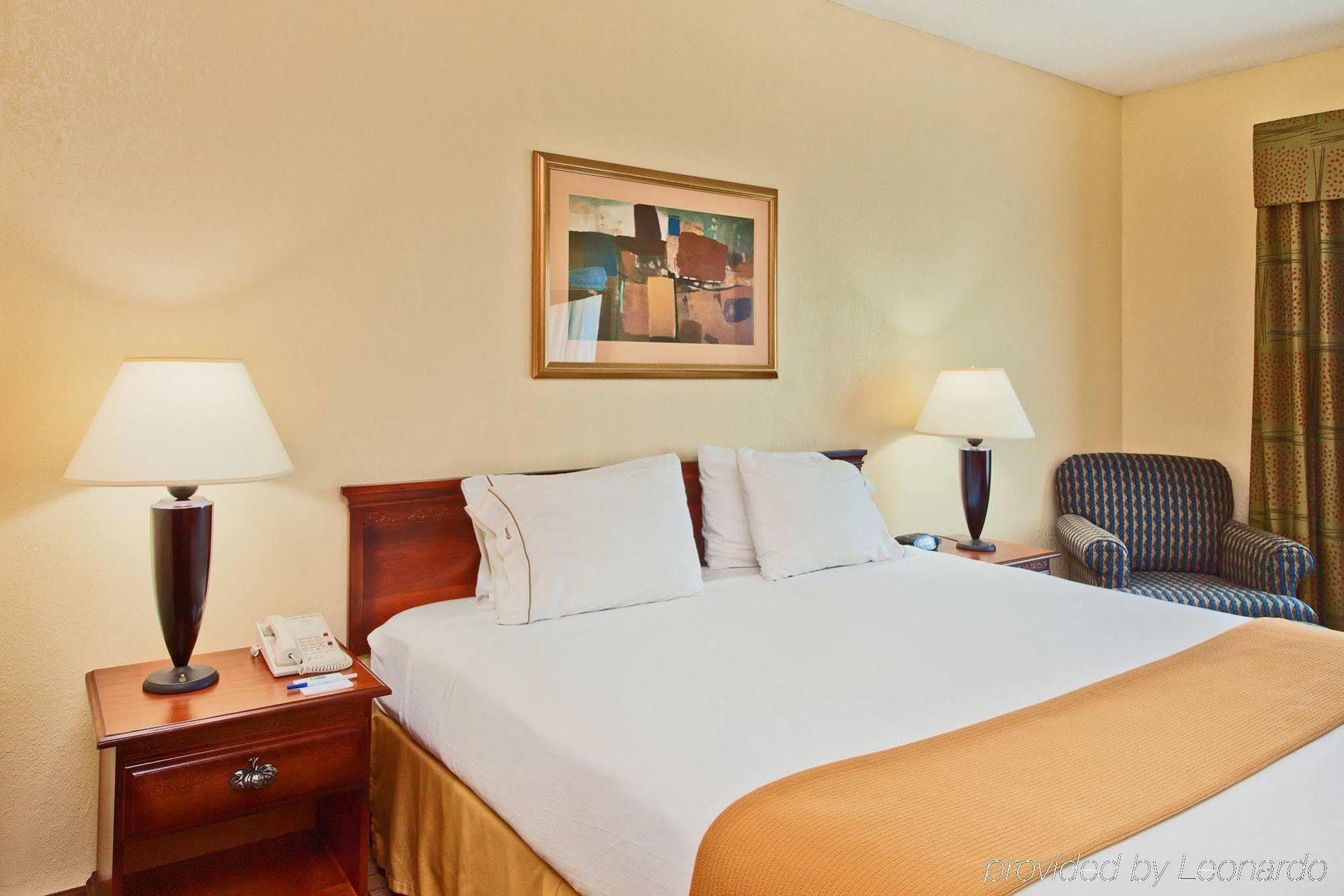 Holiday Inn Express & Suites - Enterprise, An Ihg Hotel Номер фото